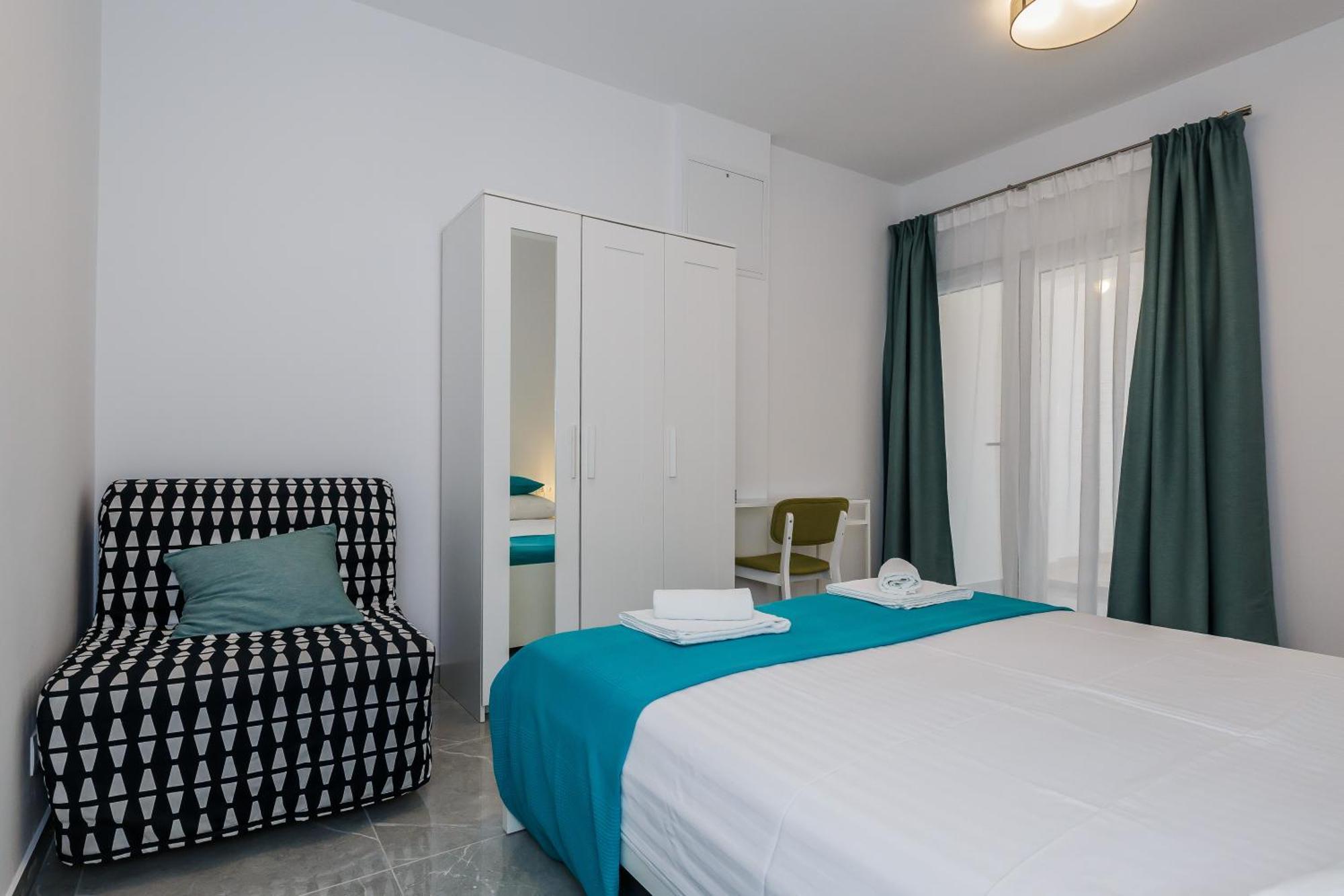 Apartmani Ujakovic Kastela Bagian luar foto