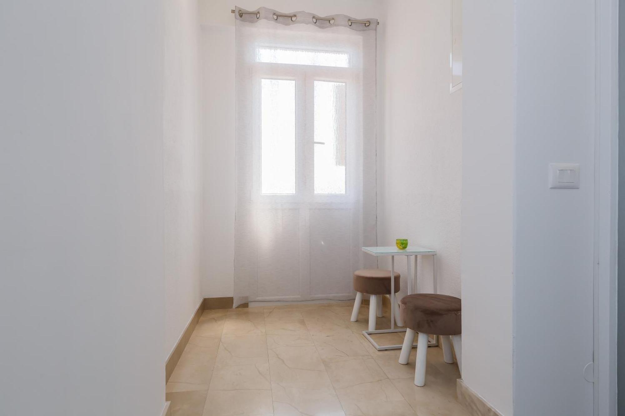 Apartmani Ujakovic Kastela Bagian luar foto