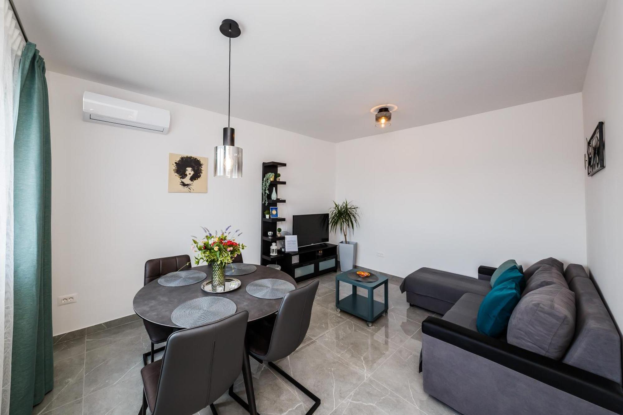 Apartmani Ujakovic Kastela Bagian luar foto
