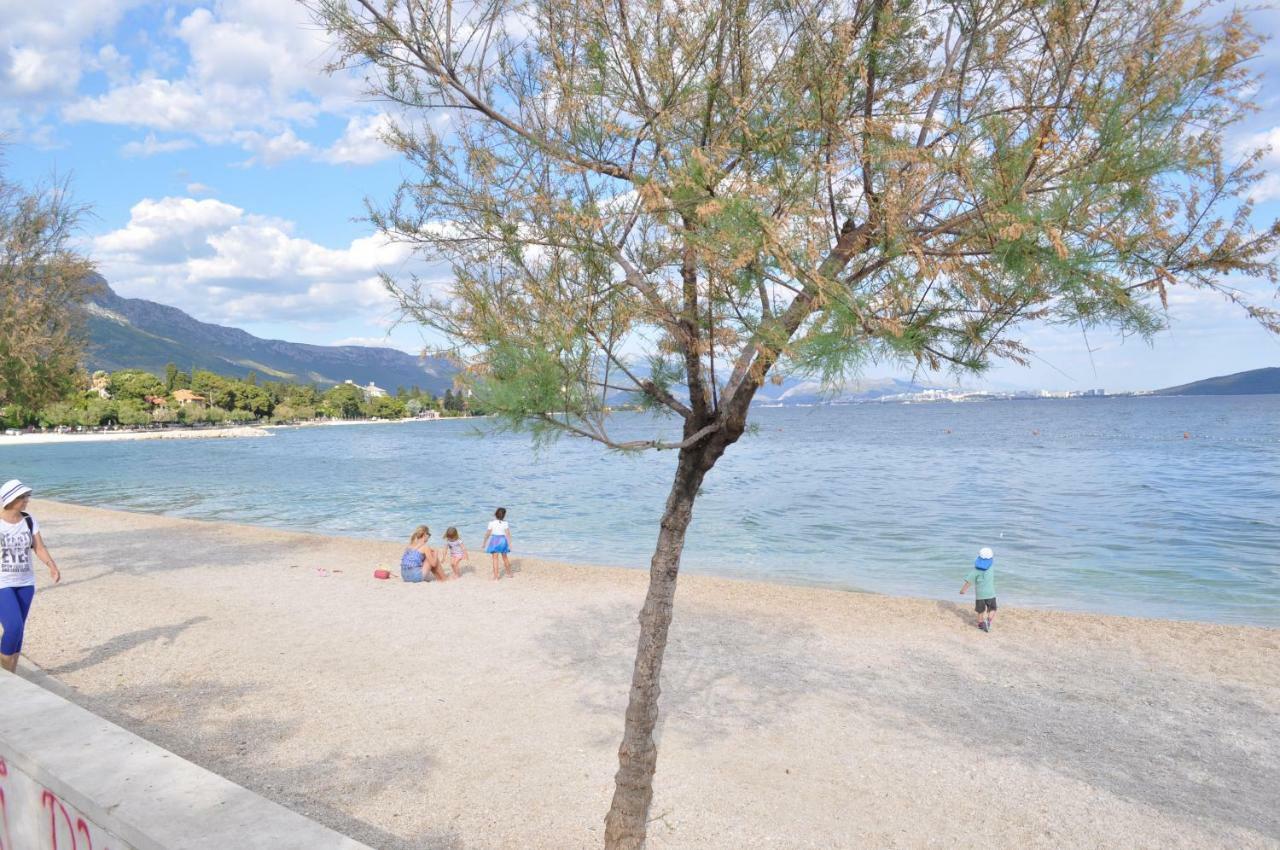 Apartmani Ujakovic Kastela Bagian luar foto