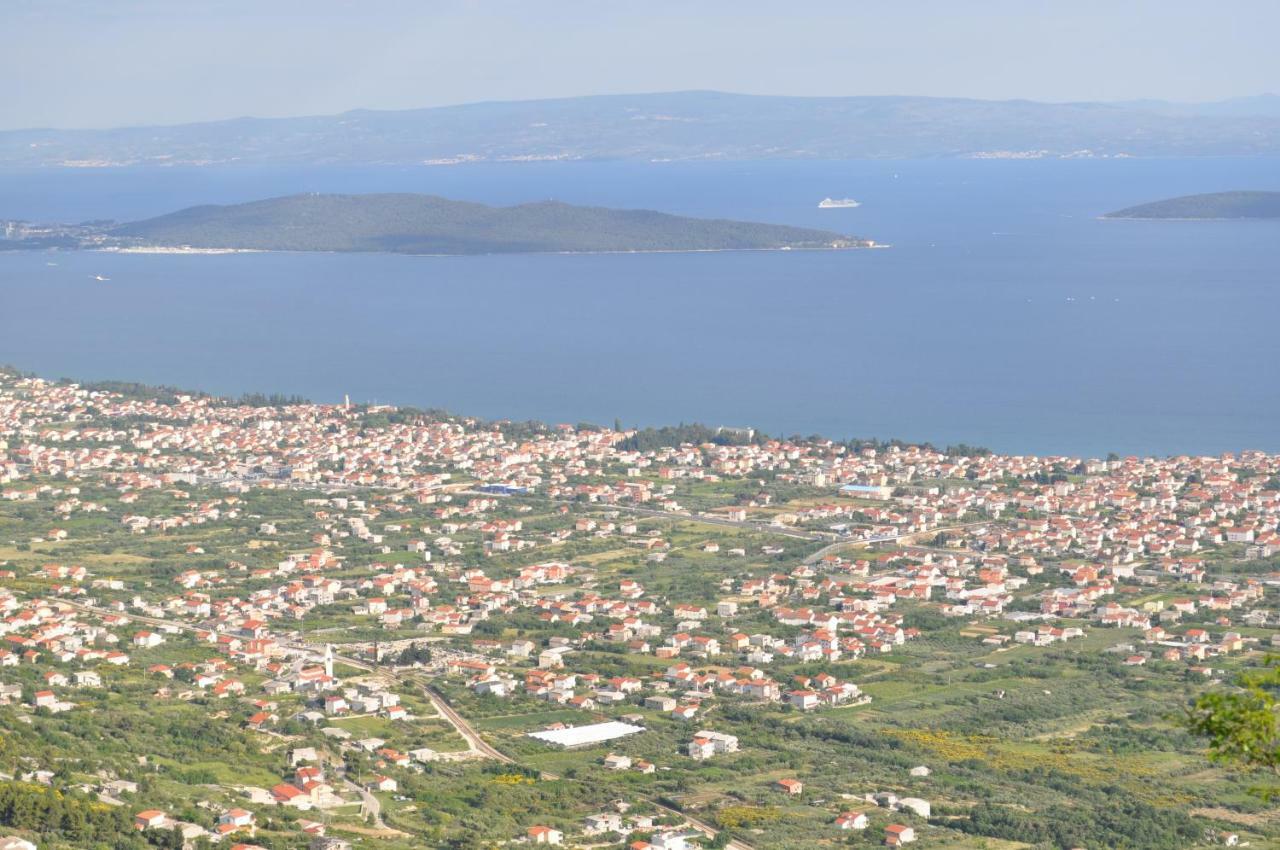 Apartmani Ujakovic Kastela Bagian luar foto