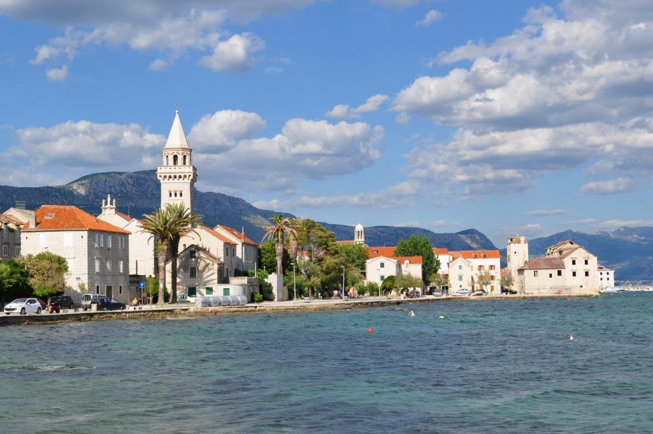 Apartmani Ujakovic Kastela Bagian luar foto